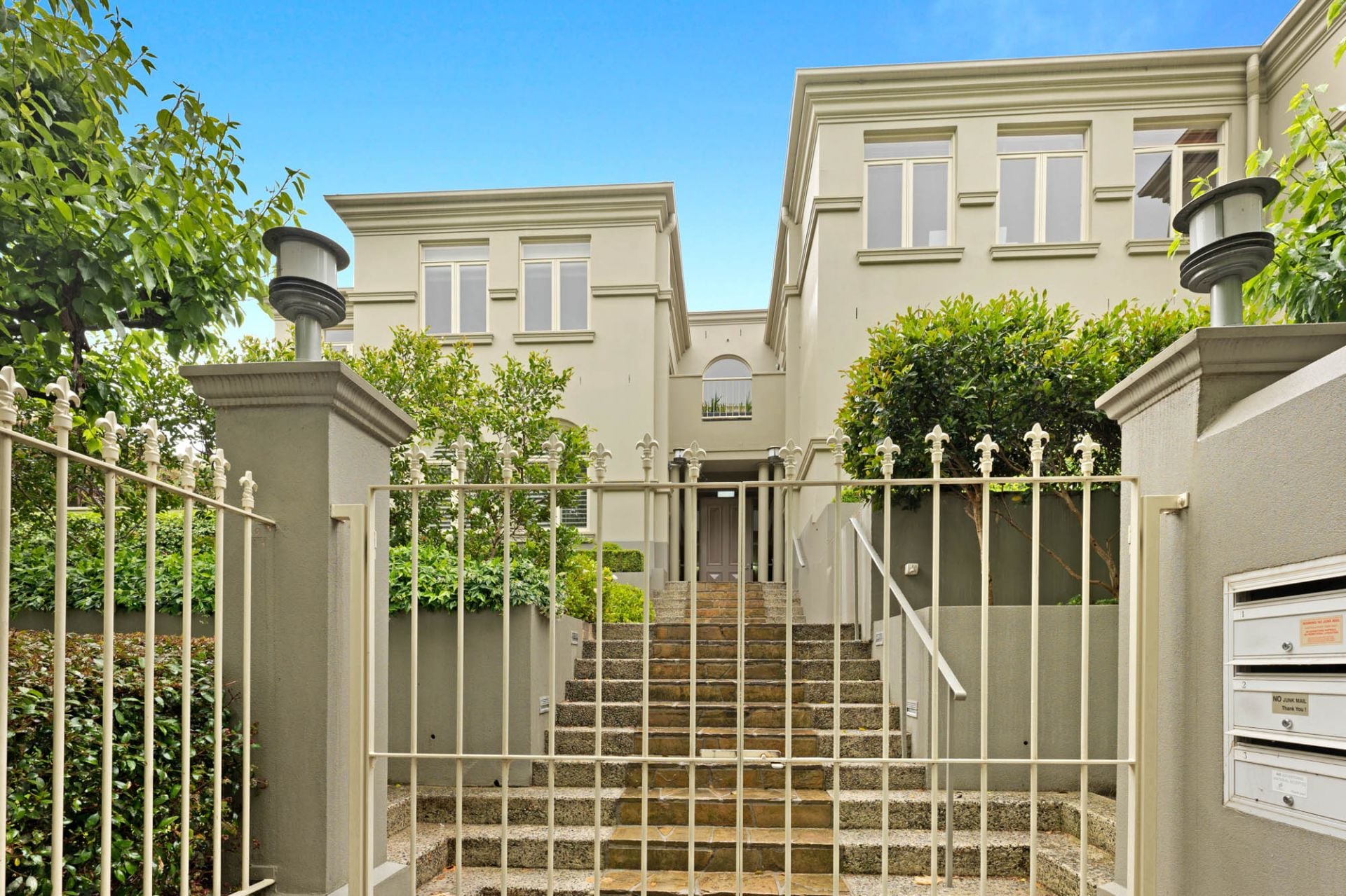 Kay & Burton 7/4 Shakespeare Grove, Hawthorn