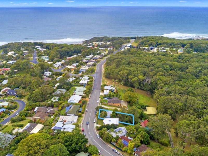 Real Estate For Sale 76 Valla Beach Road Valla Beach , NSW