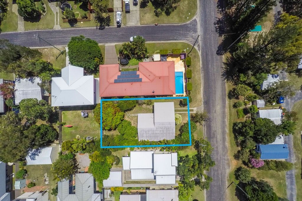 Real Estate For Sale 21 Beach Parade Mylestom , NSW