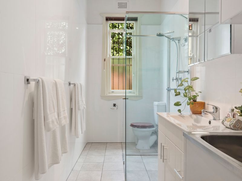 Real Estate For Sale 35 Montague Road Cremorne , NSW