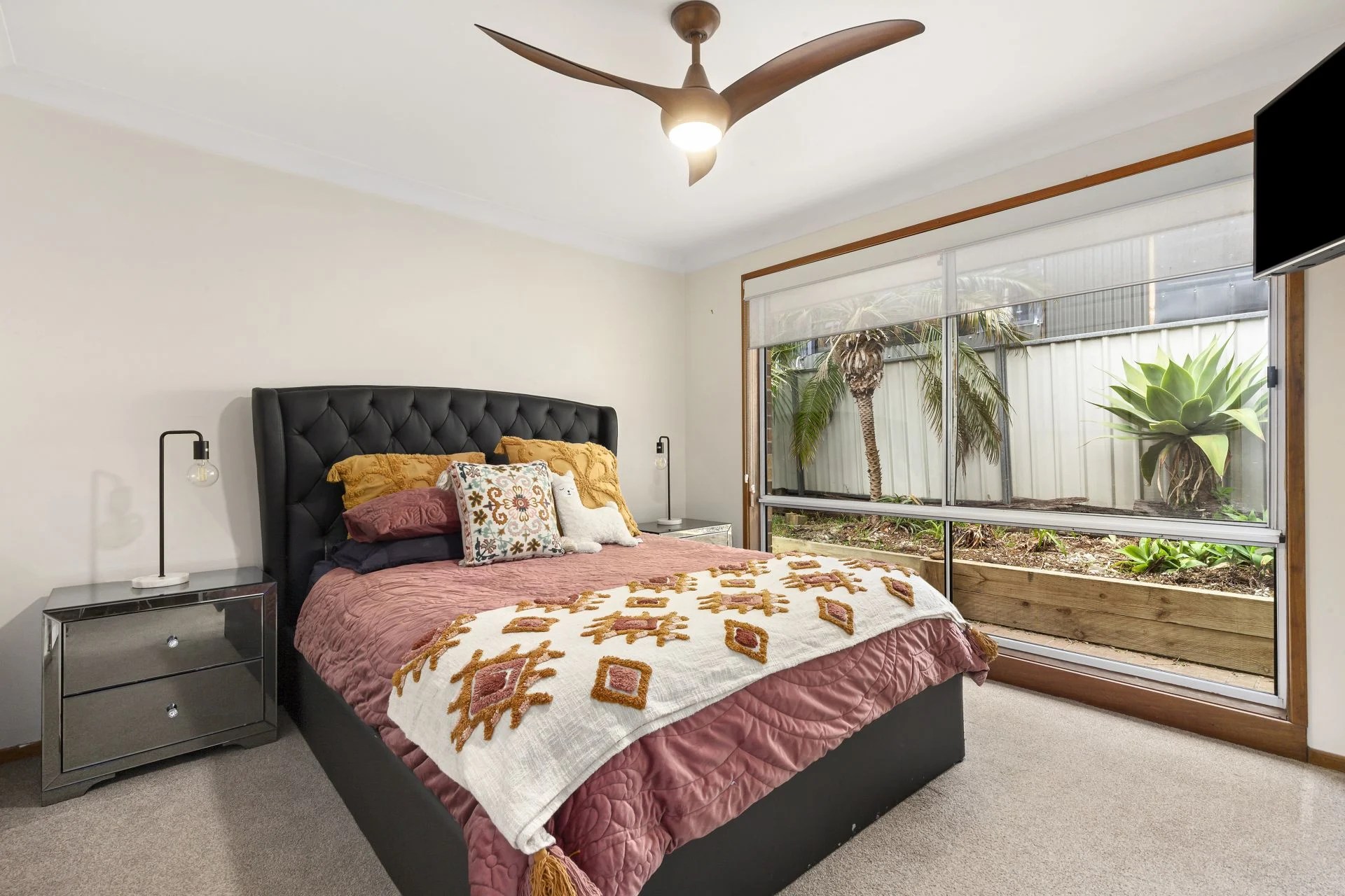 Real Estate For Sale 4 Bovard Court Horsley , NSW