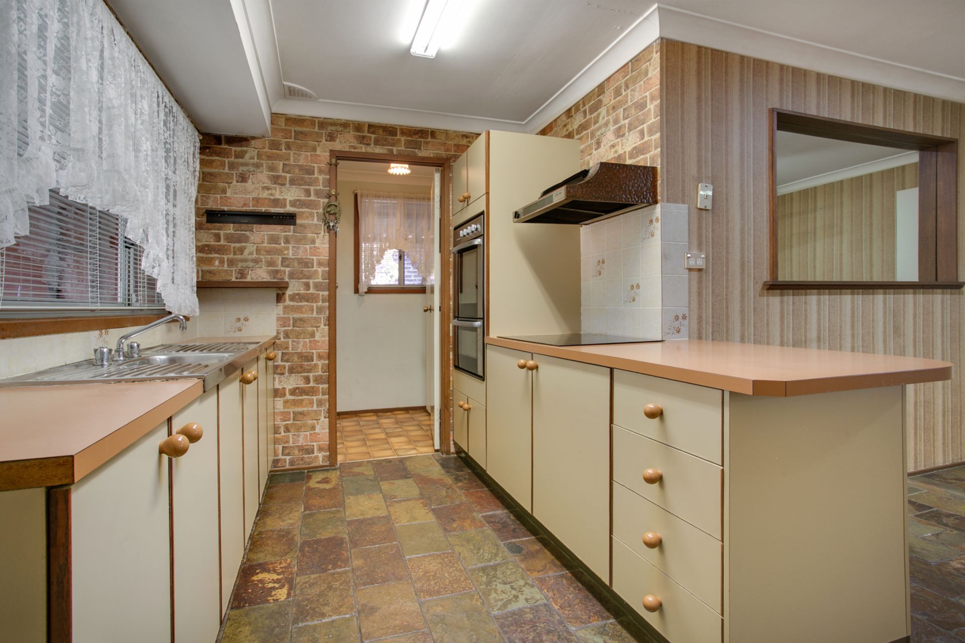 Real Estate For Sale 98 Helicia Road Macquarie Fields , NSW