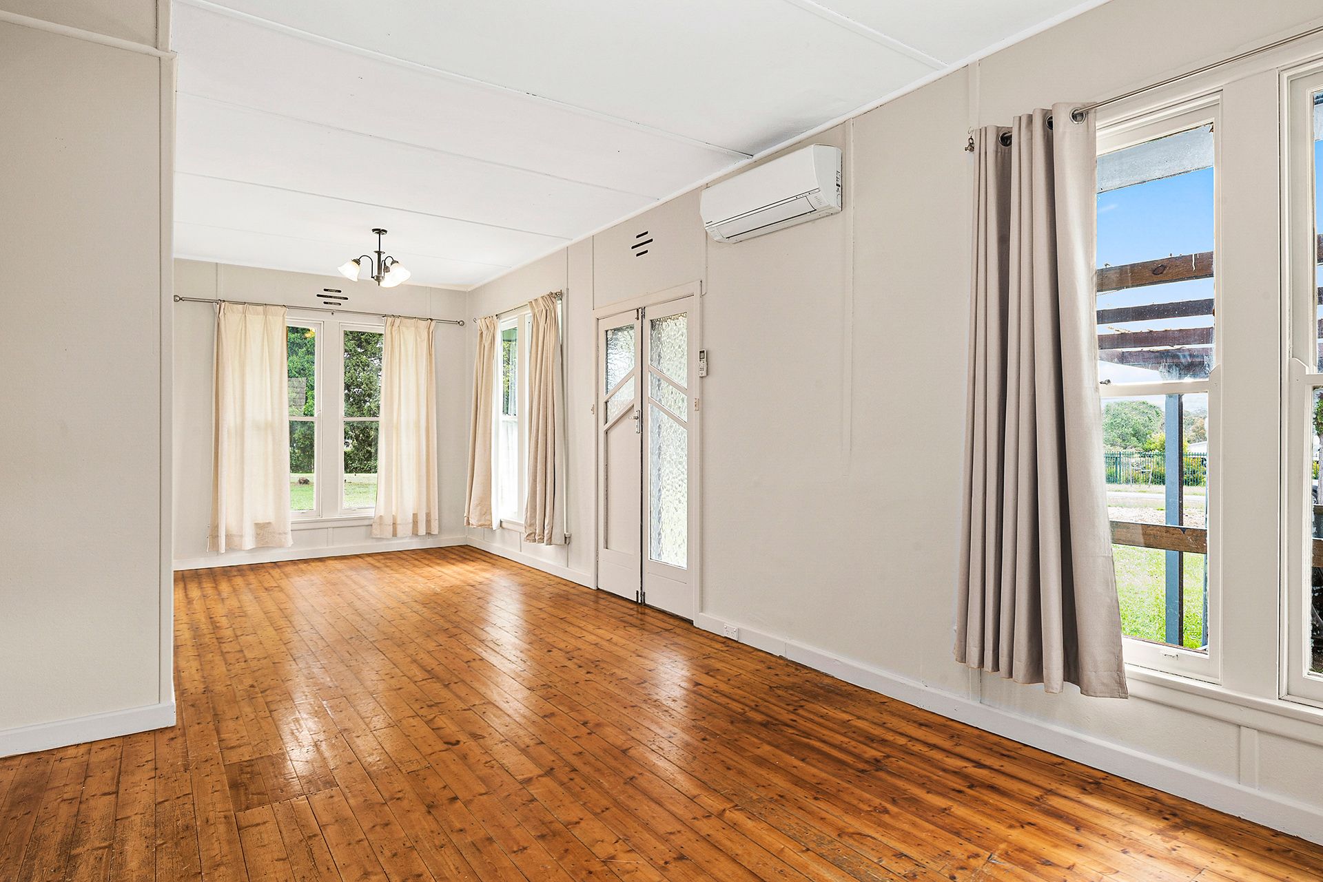 Real Estate For Lease 22 Kiandra Crescent Yerrinbool , NSW