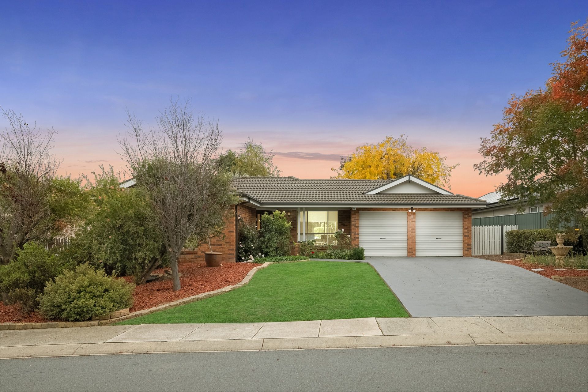 Real Estate For Sale 9 Lennard Street Amaroo , ACT