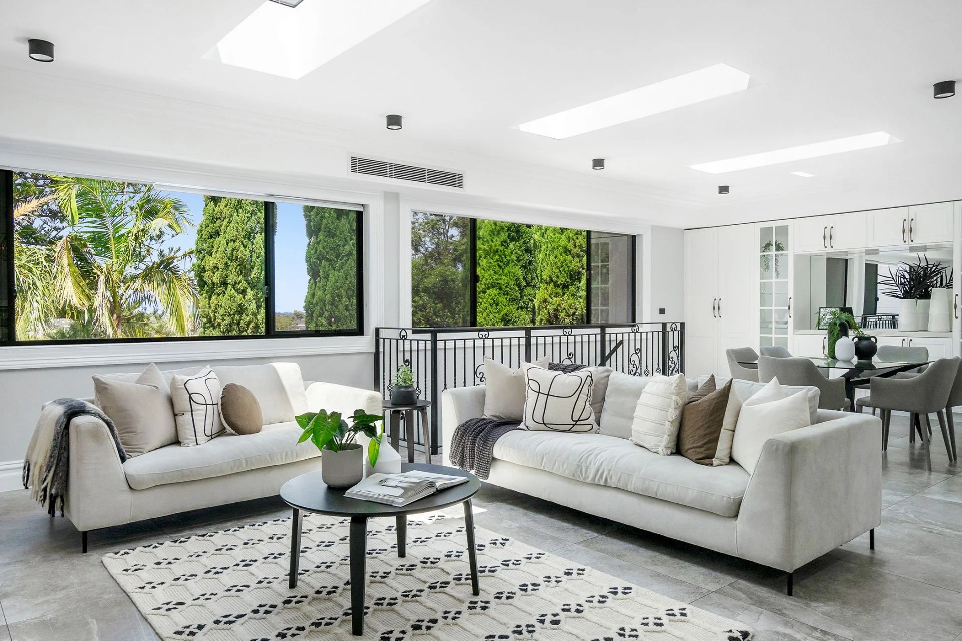 24 Street, Sylvania Luxe Agency by Maurice Maroon