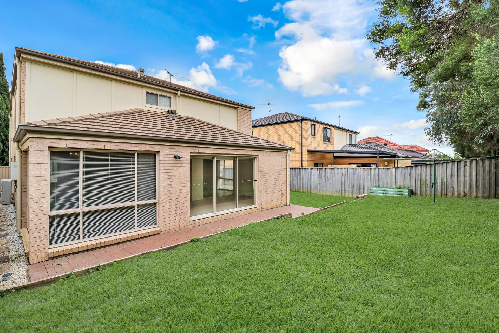 no.70 Pentoville Street, Castle Hill deVille Estate Agency