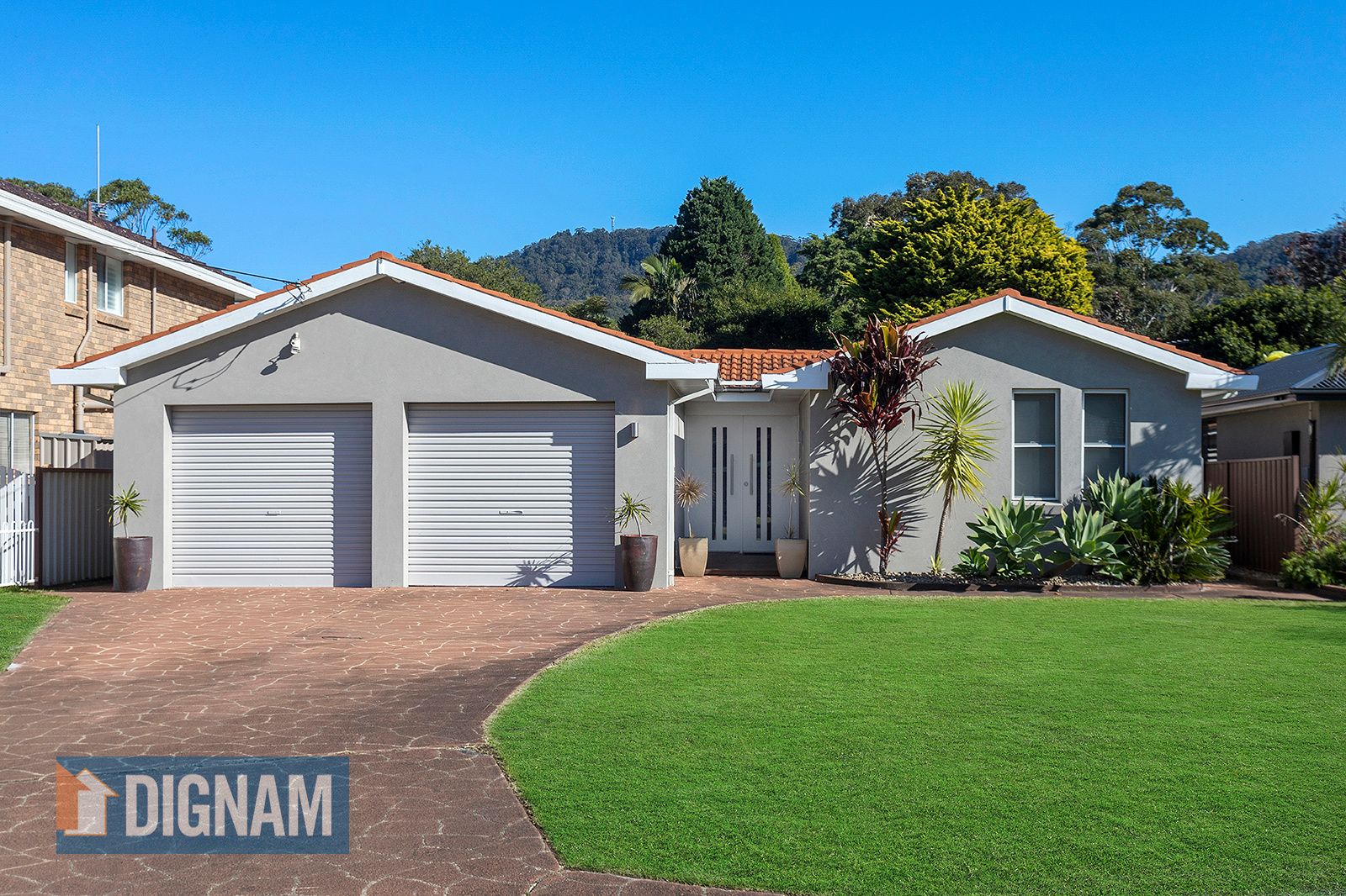 Sold property 990000 for 33 Rae Crescent Balgownie , NSW 2519