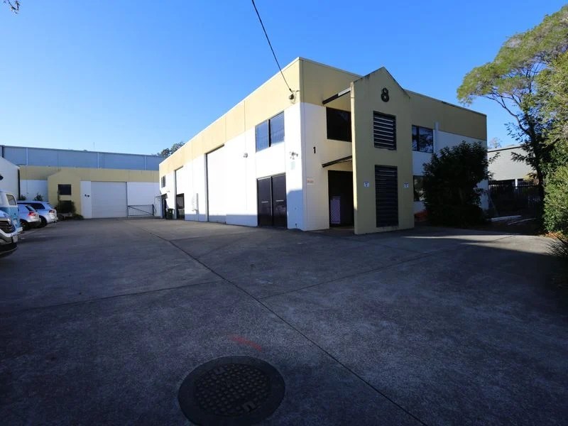 2/8 Fremantle Street, Burleigh Heads Lacey West