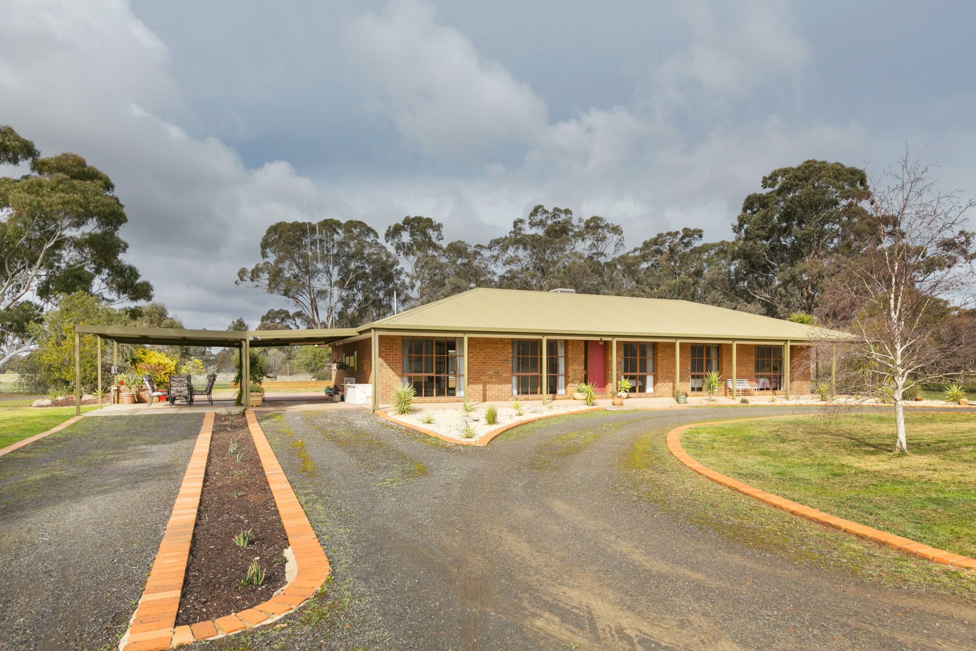 30 Cruikshank Drive, Bagshot DCK Real Estate