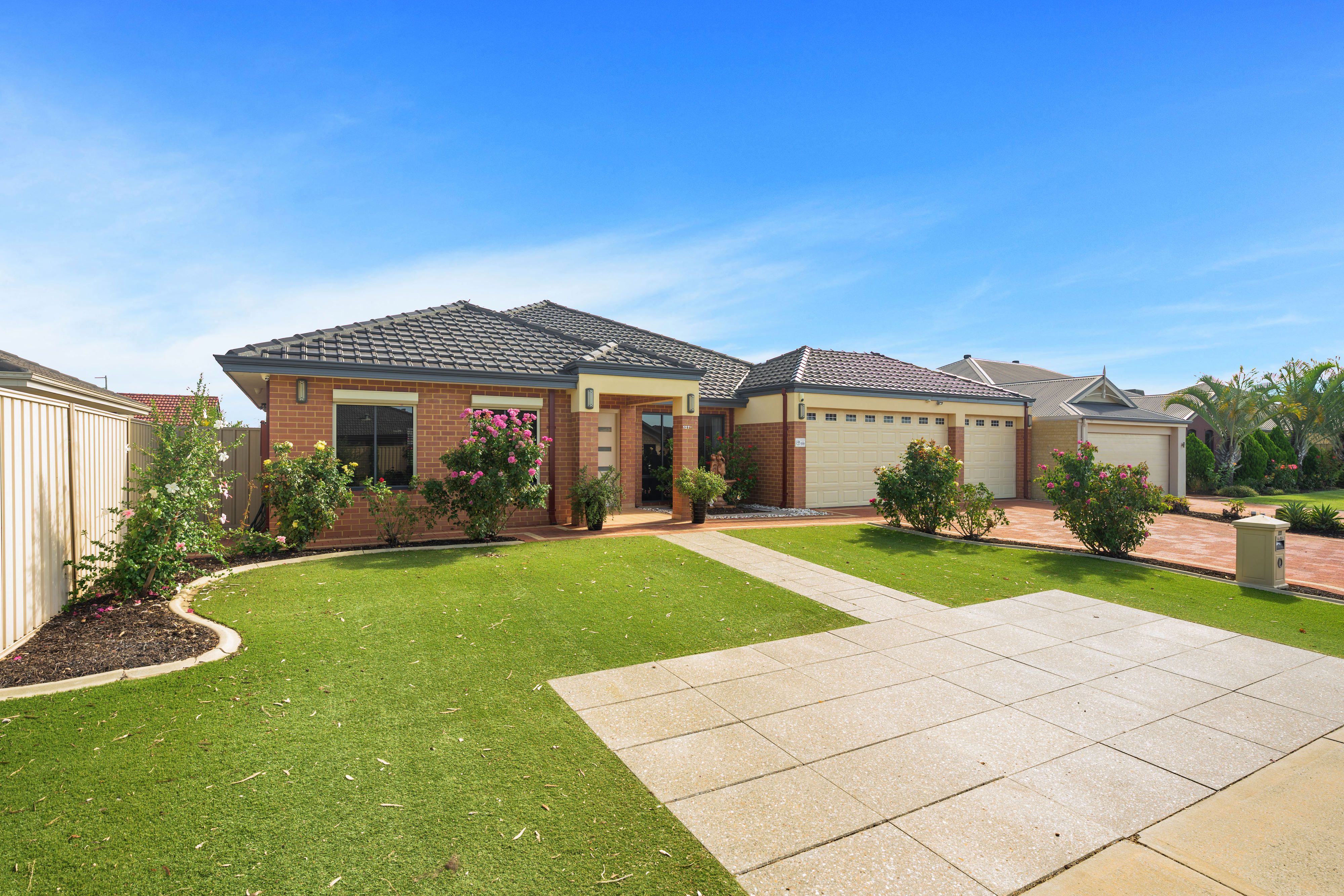 Real Estate For Sale 127 Comrie Road Canning Vale , WA