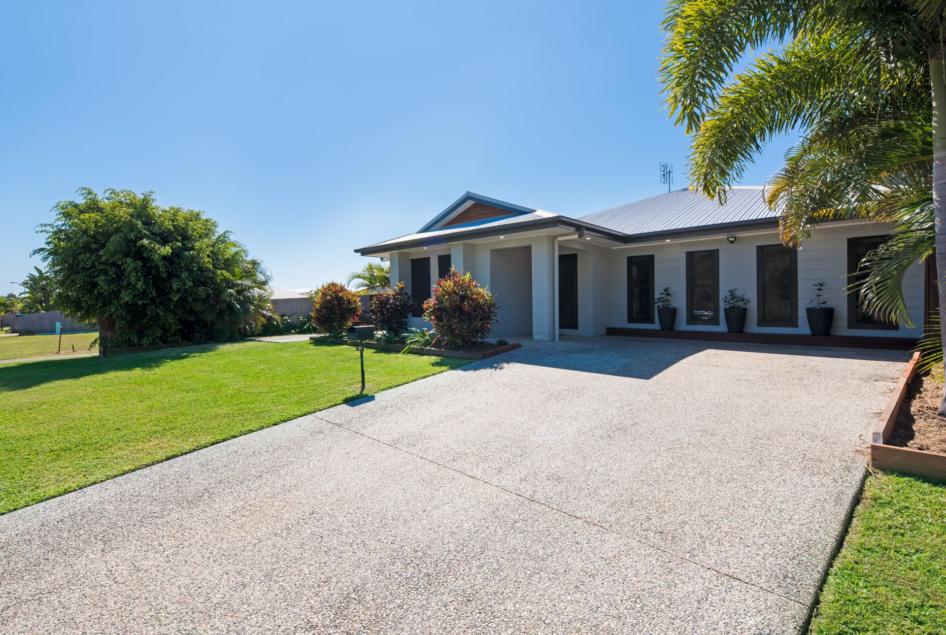 21 Corrimandle Grove, Cannonvale Taylors Property Specialists