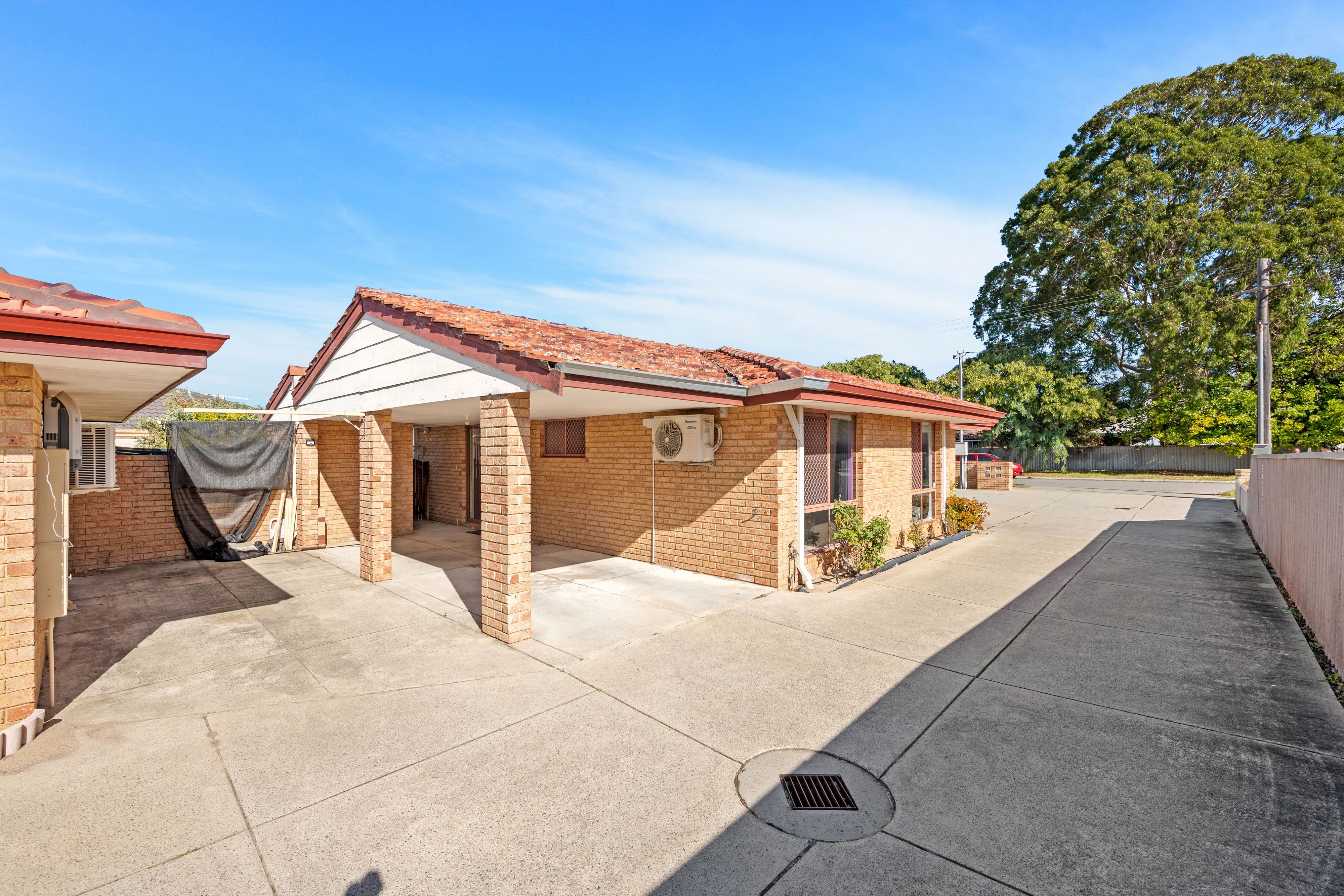 Real Estate For Sale 1/15 Herndon Close Cannington , WA