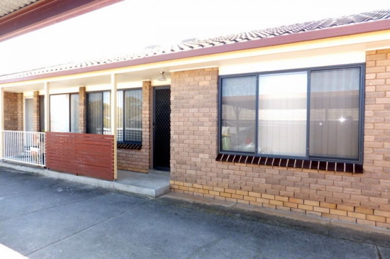 2/406 Schubach Street, Albury Kane Real Estate