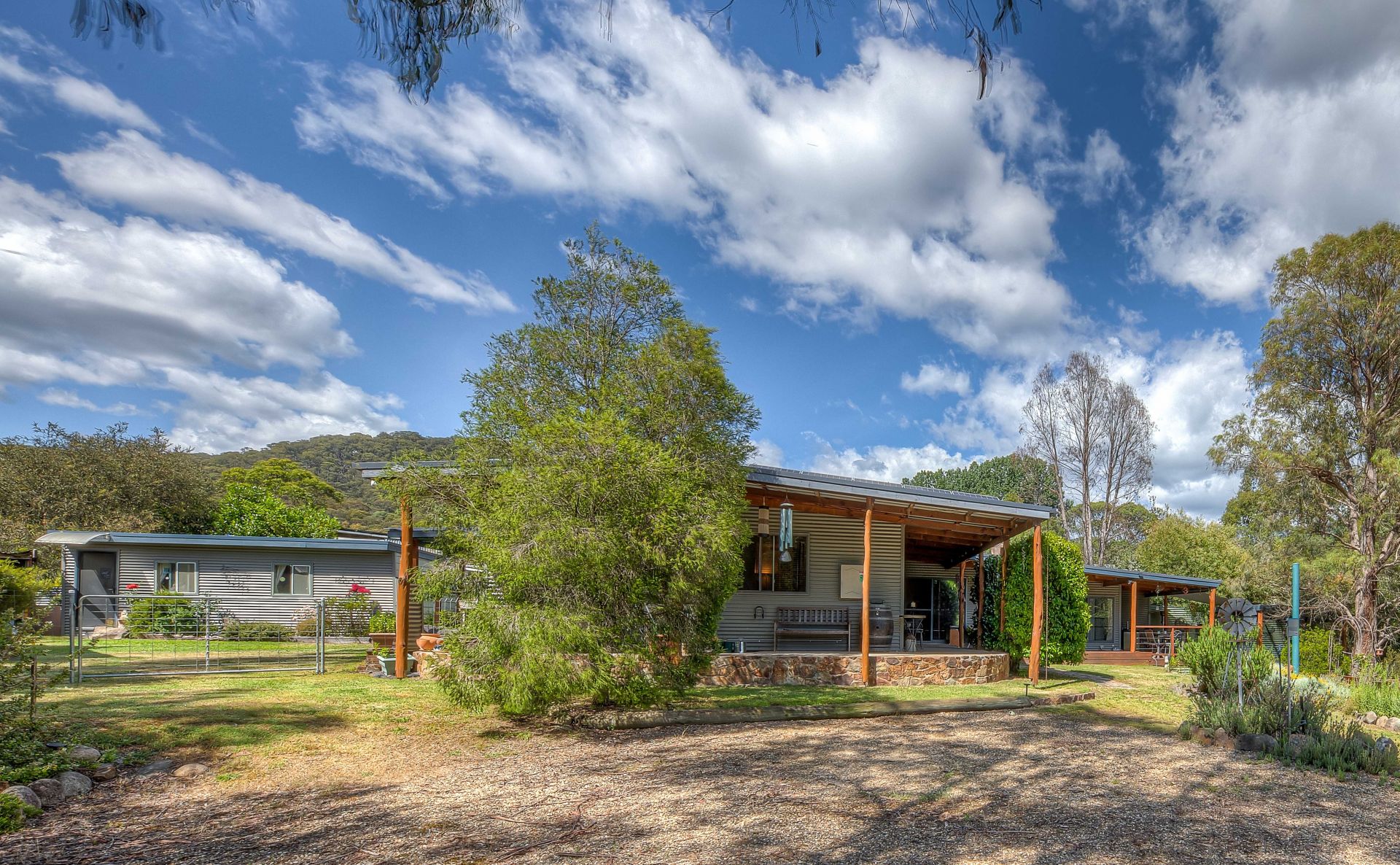 10 Walsh Track, Harrietville Dickens Real Estate