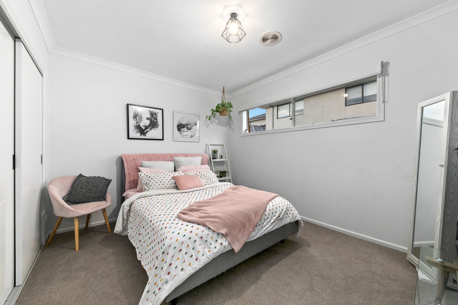 11 Petworth Rise, Officer OBrien Real Estate