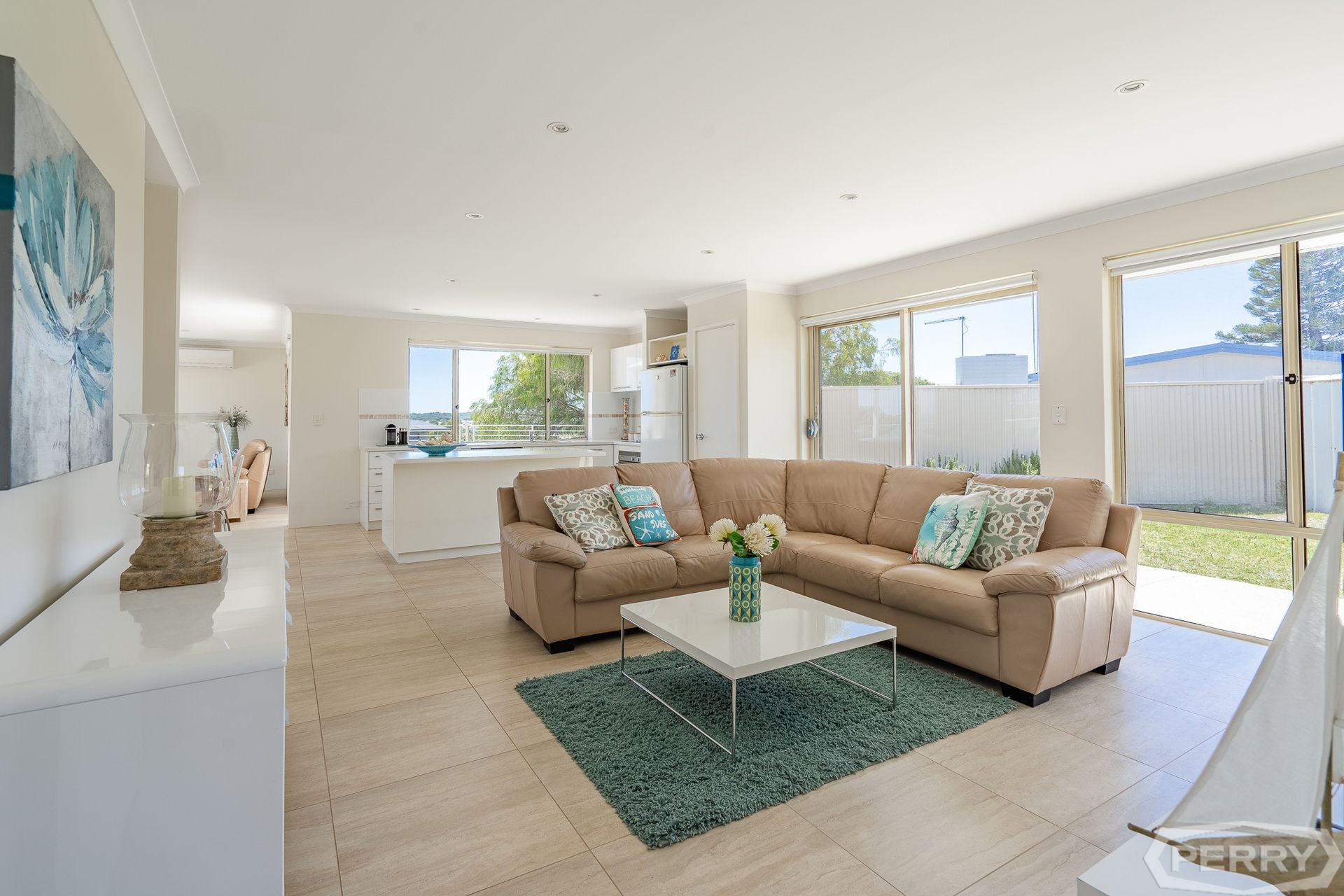 11 Oceanic Drive, Dawesville H.& N. PERRY