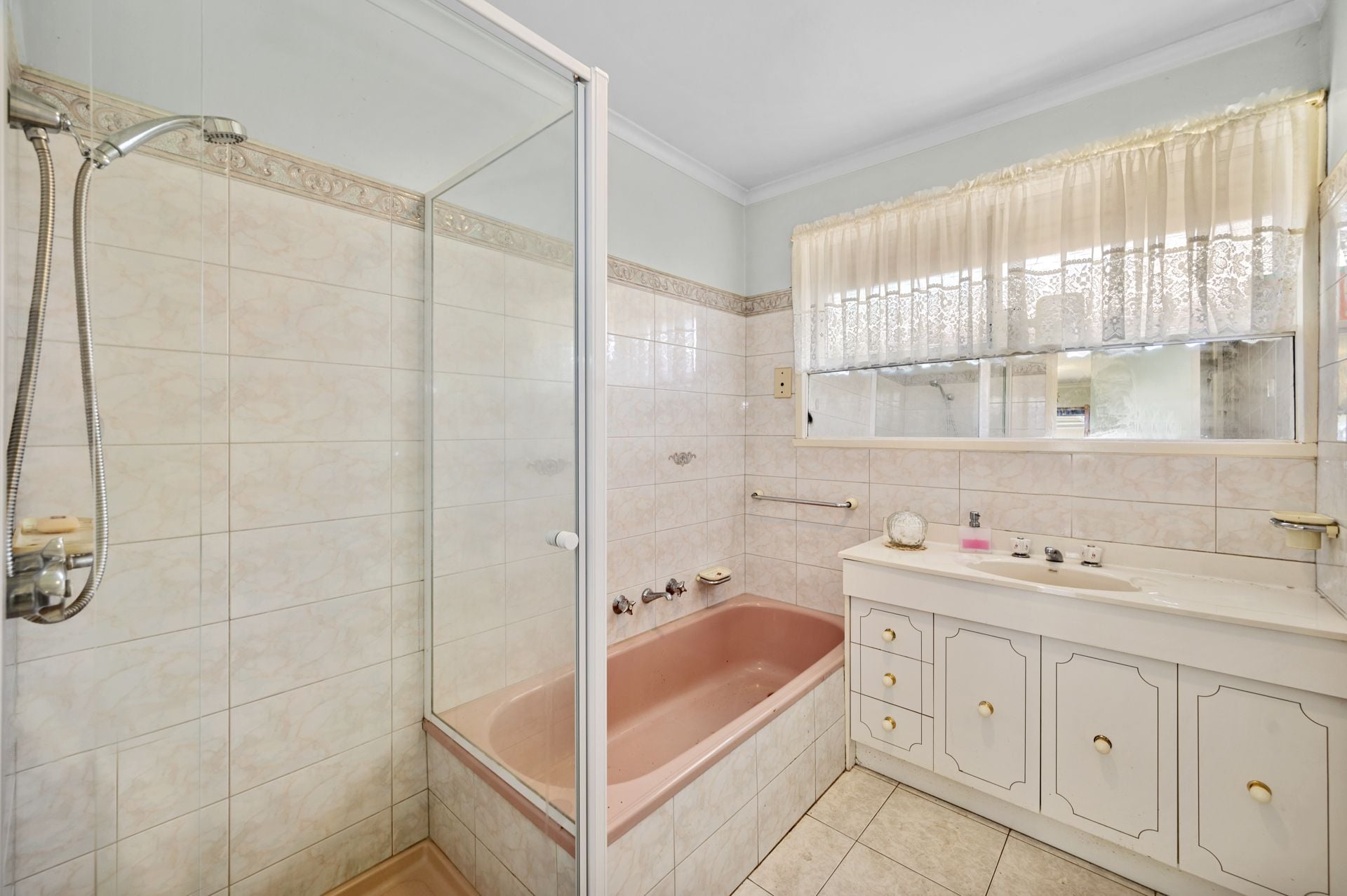 Real Estate For Sale 54 Bickley Avenue Thomastown , VIC