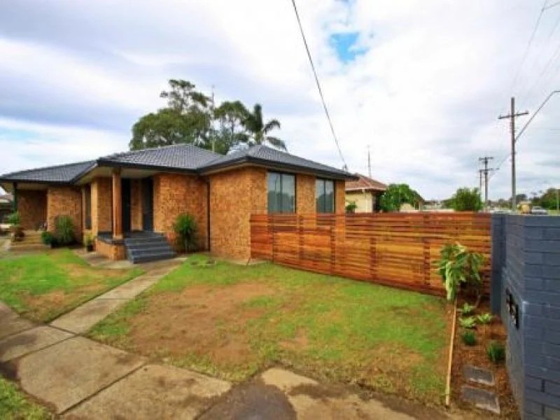 1/23 Shellharbour Road, Lake Illawarra First National Coast & Country