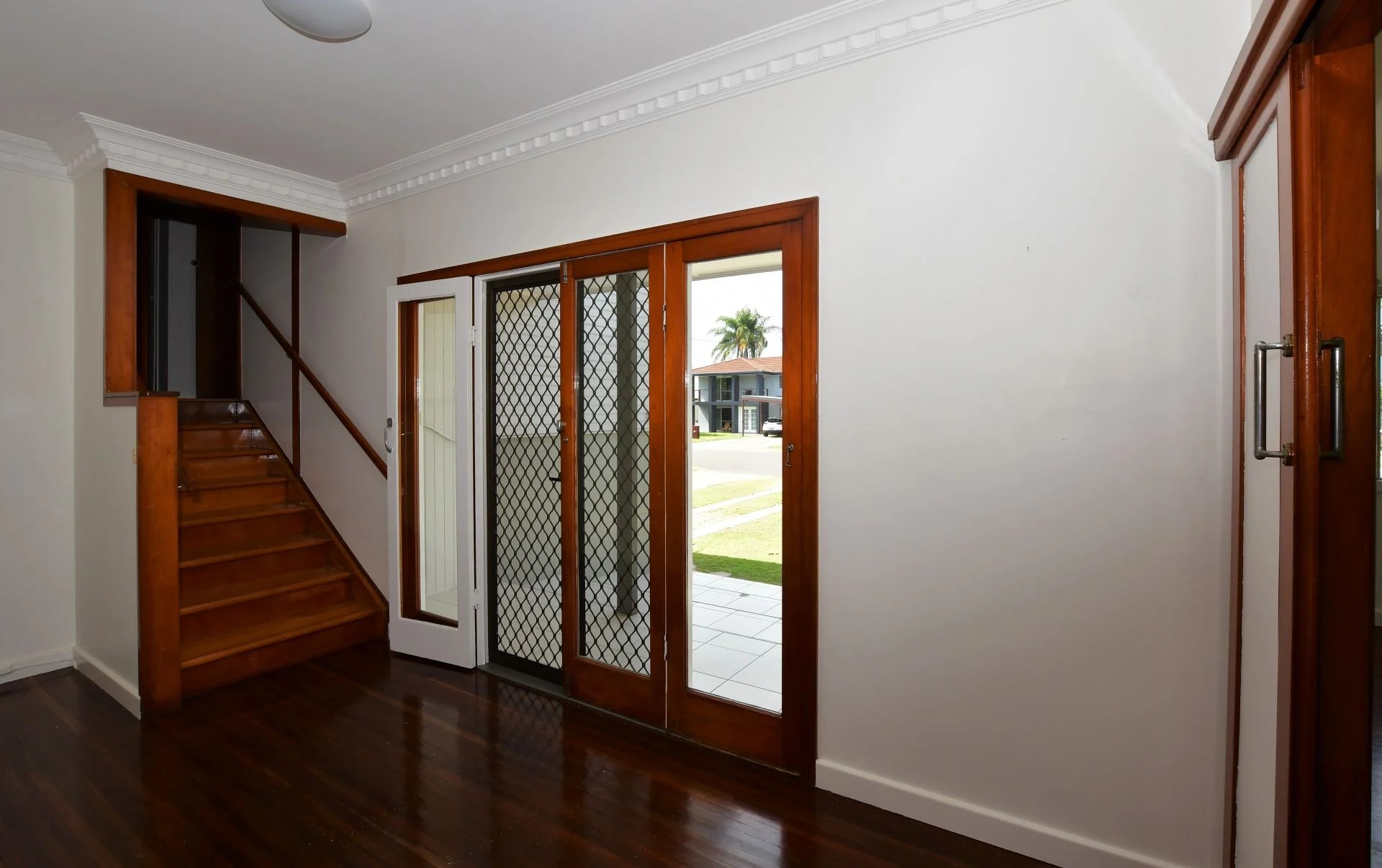 33 Wainwright Street, SVENSSON HEIGHTS Four Walls Realty