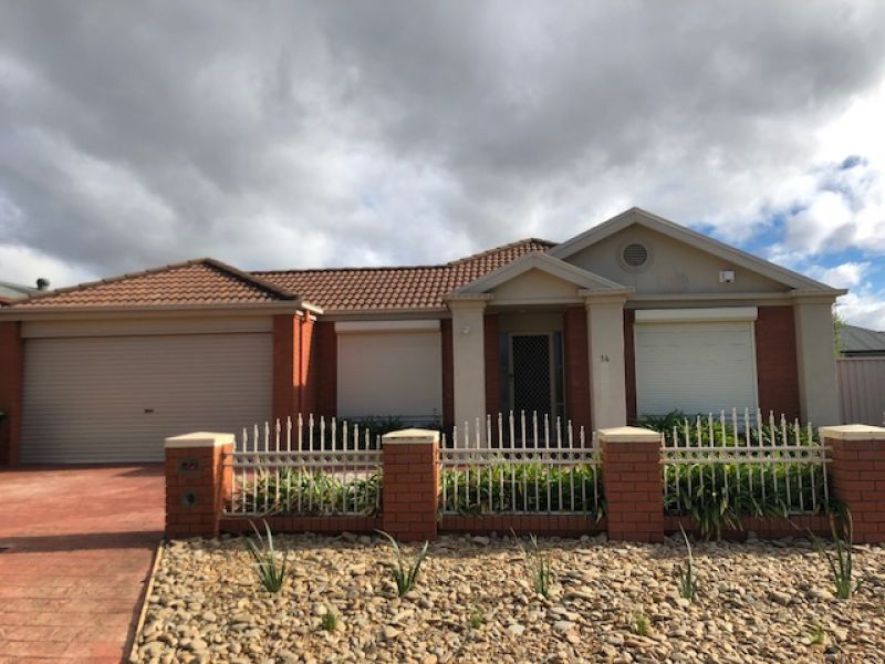 14 Hammersley Place, CAROLINE SPRINGS Sweeney Estate Agents