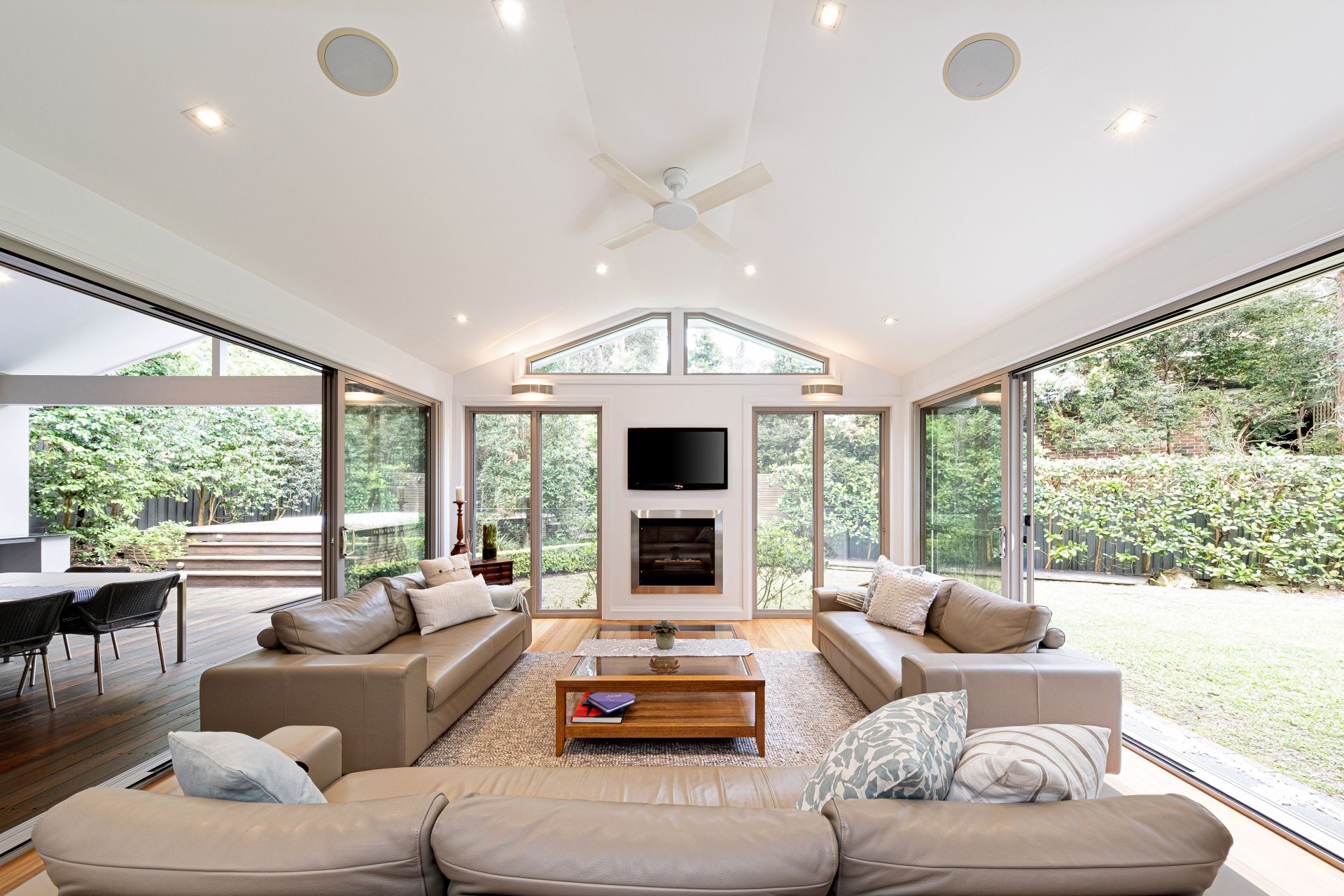 1 Woodvale Close, ST IVES McConnell Bourn Pty Ltd