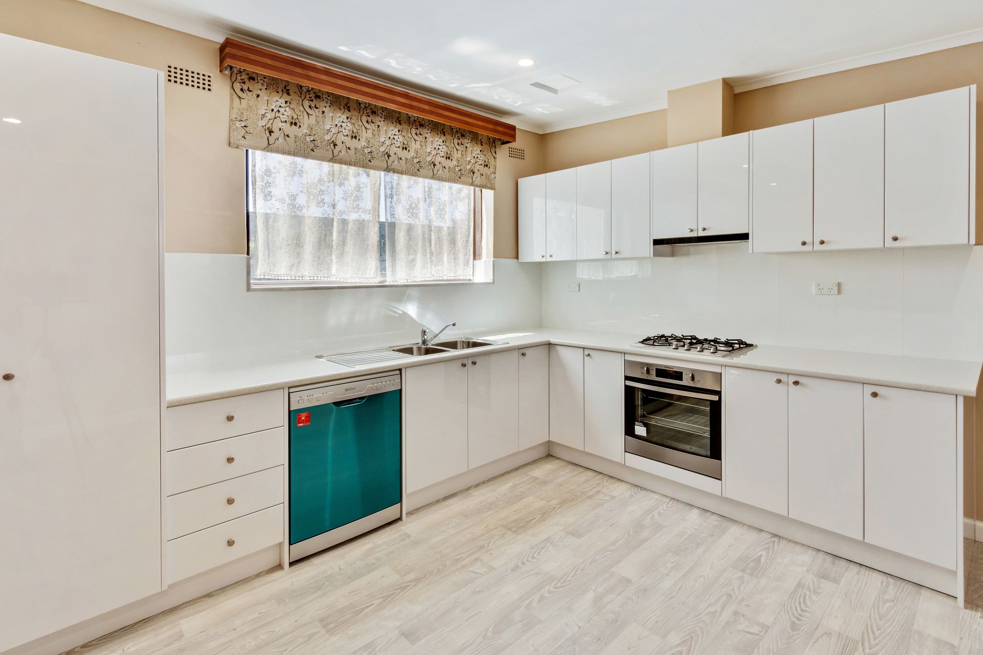 Real Estate For Lease 273 Bridge Street Port Melbourne , VIC