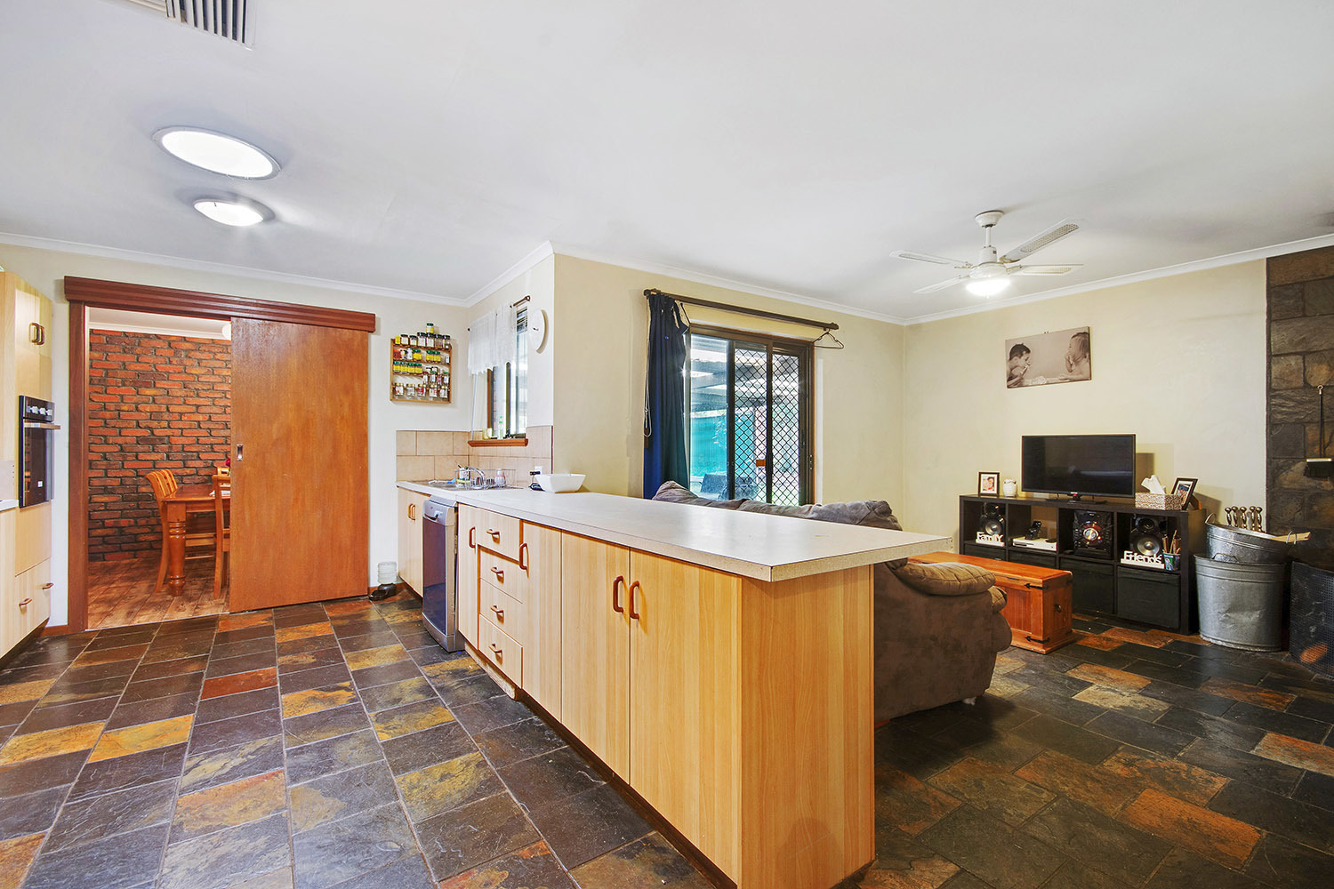 Sold property Undisclosed for 7 Karinga Ave Craigmore , SA 5114