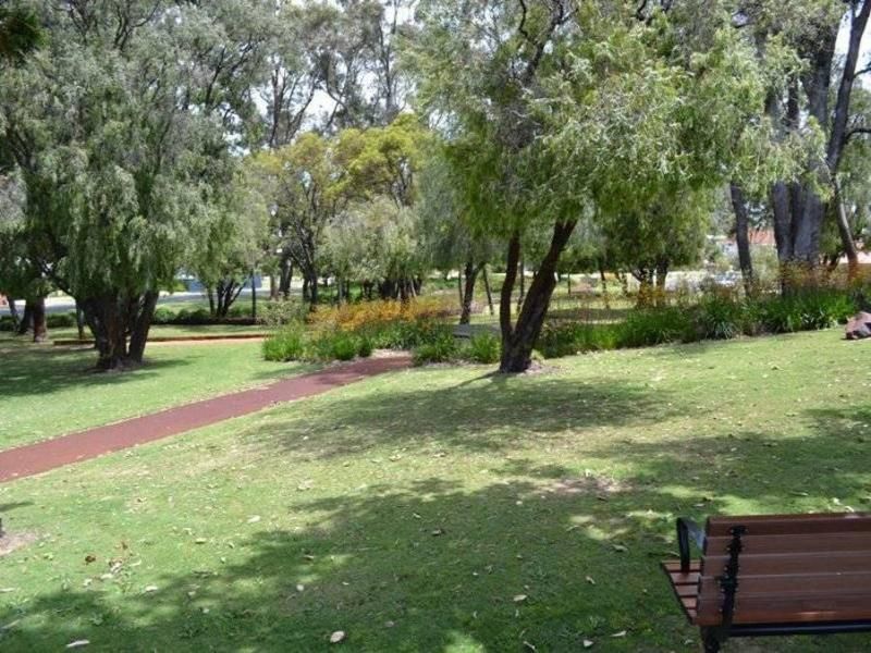 Real Estate For Sale 22 Jury Bend Carey Park , WA