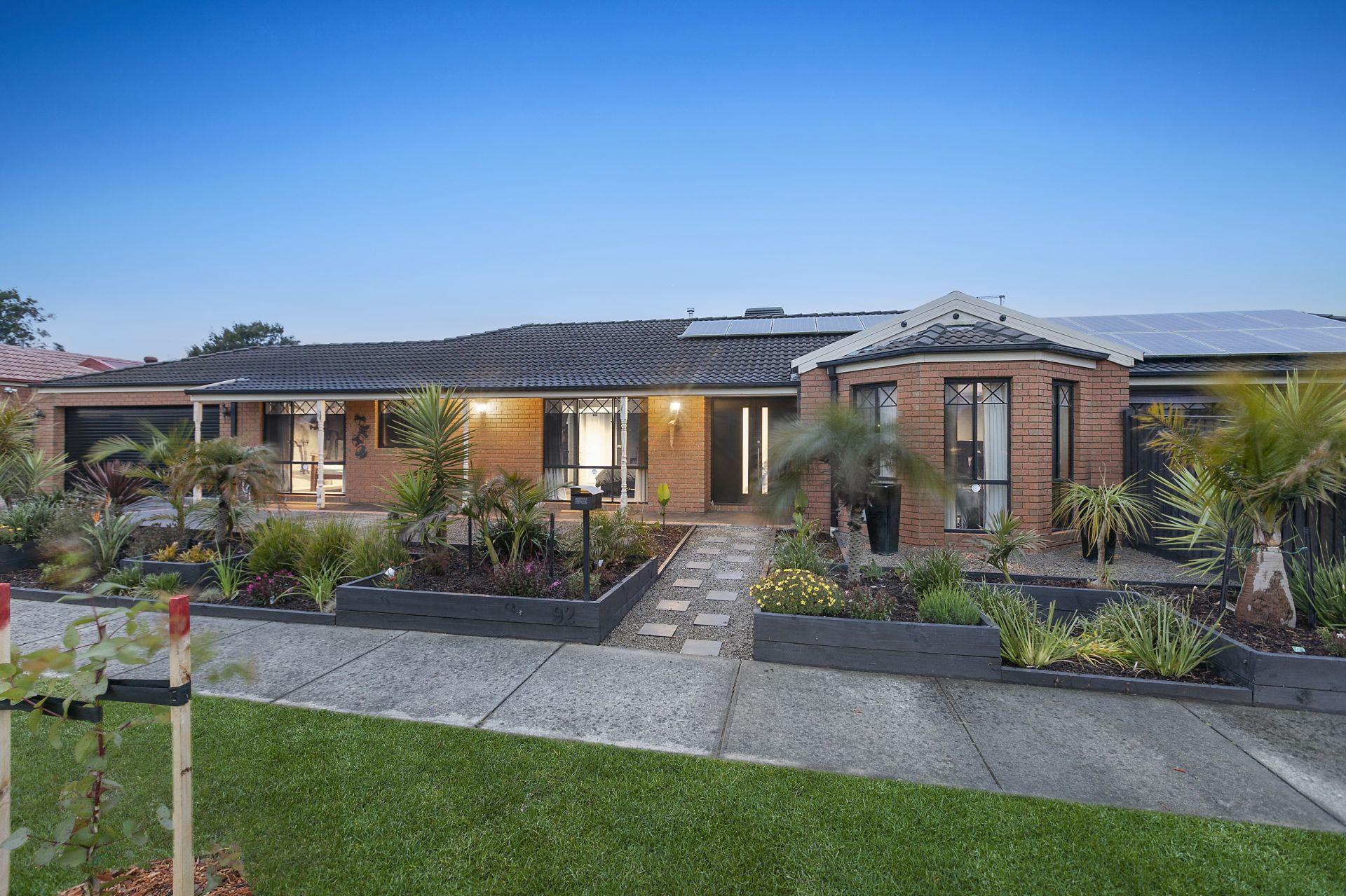 92 Cherryhills Drive, Cranbourne OBrien Real Estate