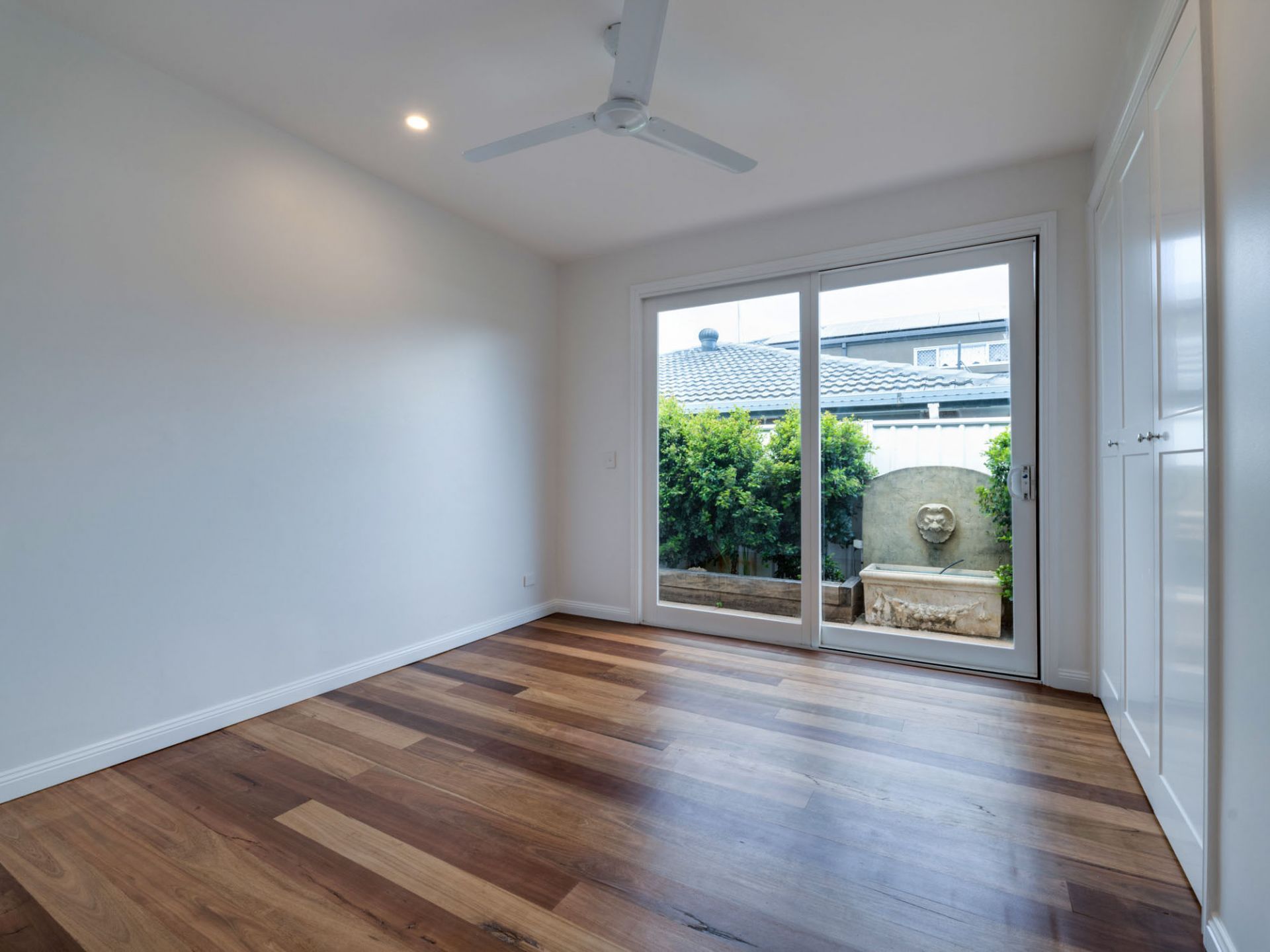 4 Elgin Crescent, SORRENTO Amir Prestige Group