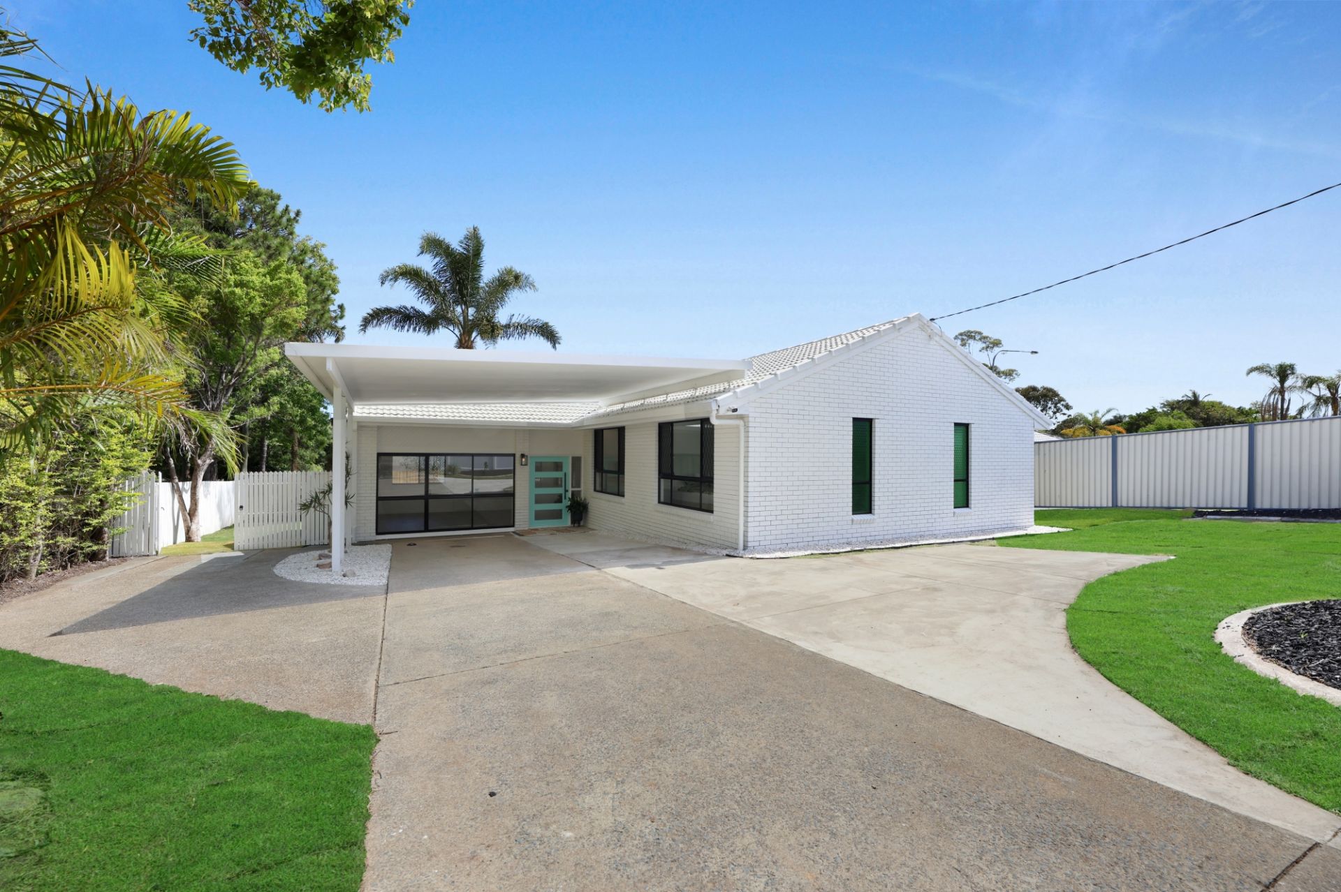 Real Estate For Sale 113 Musgrave Avenue Labrador , QLD