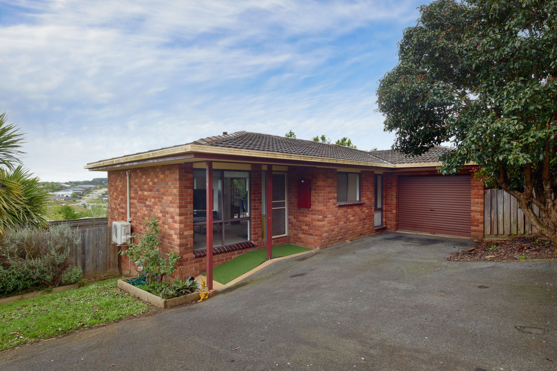 2/137 Brandy Creek Road, Warragul OBrien Real Estate
