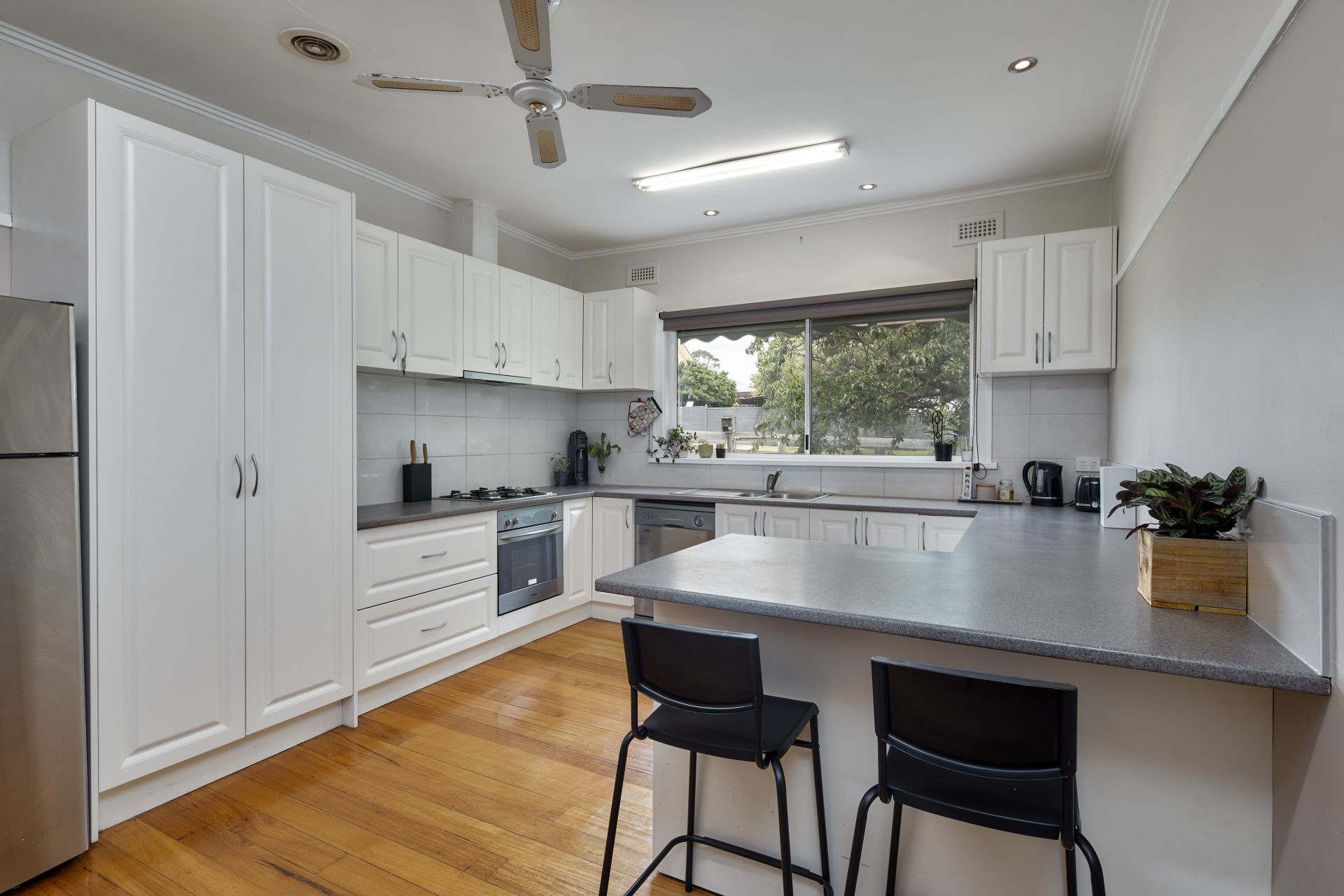 6 McClure Street, Drouin OBrien Real Estate