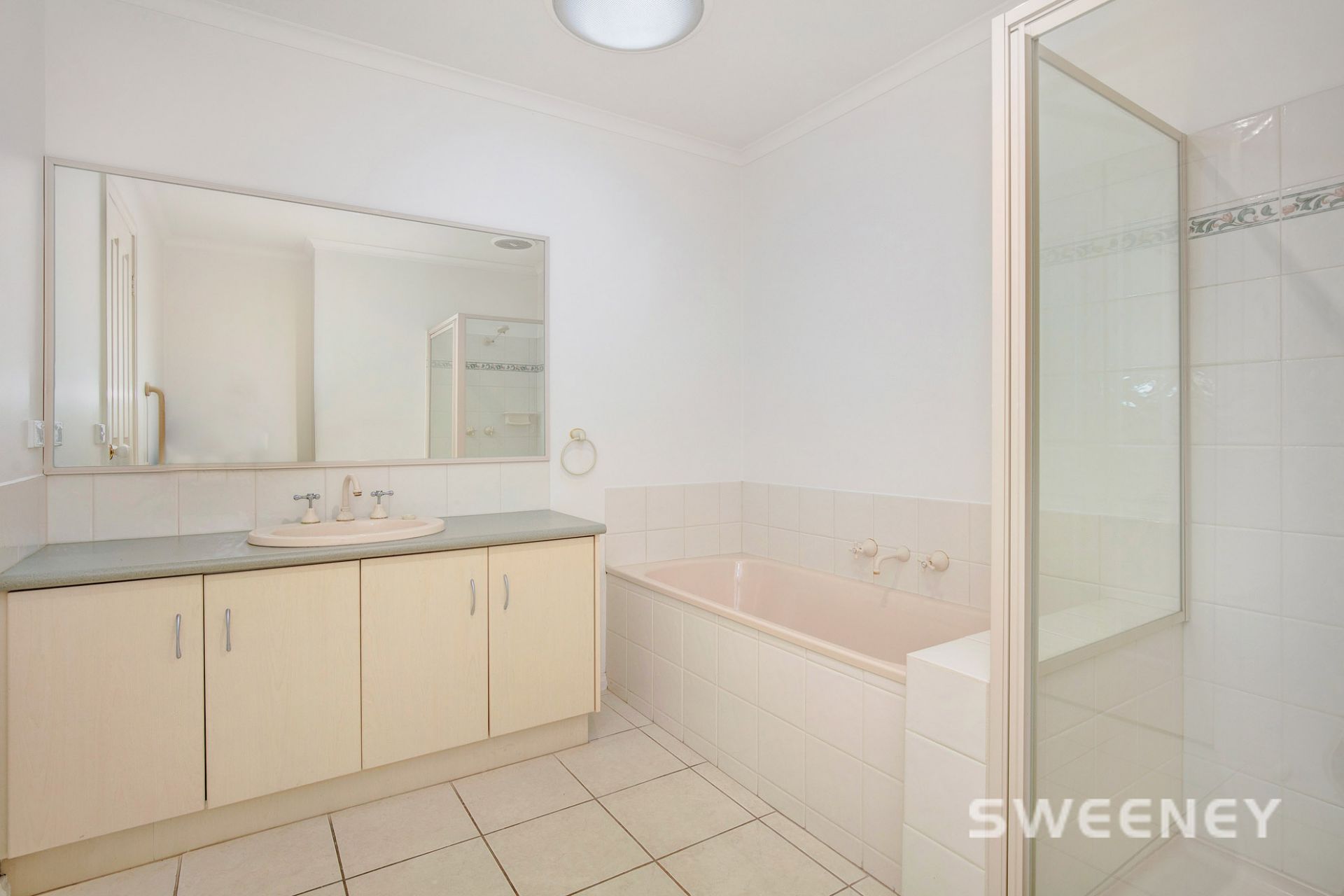 2/60 Bracken Grove, ALTONA Sweeney Estate Agents