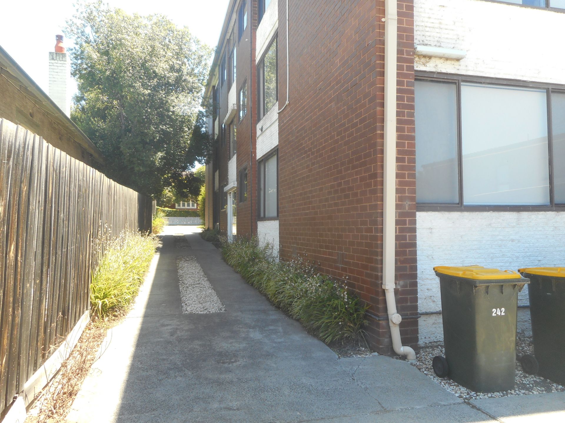 9/242 Pascoe Vale Road, Essendon Jason Real Estate