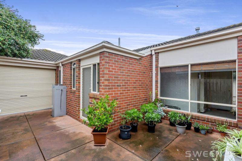 2/26 Bracken Grove, ALTONA Sweeney Estate Agents
