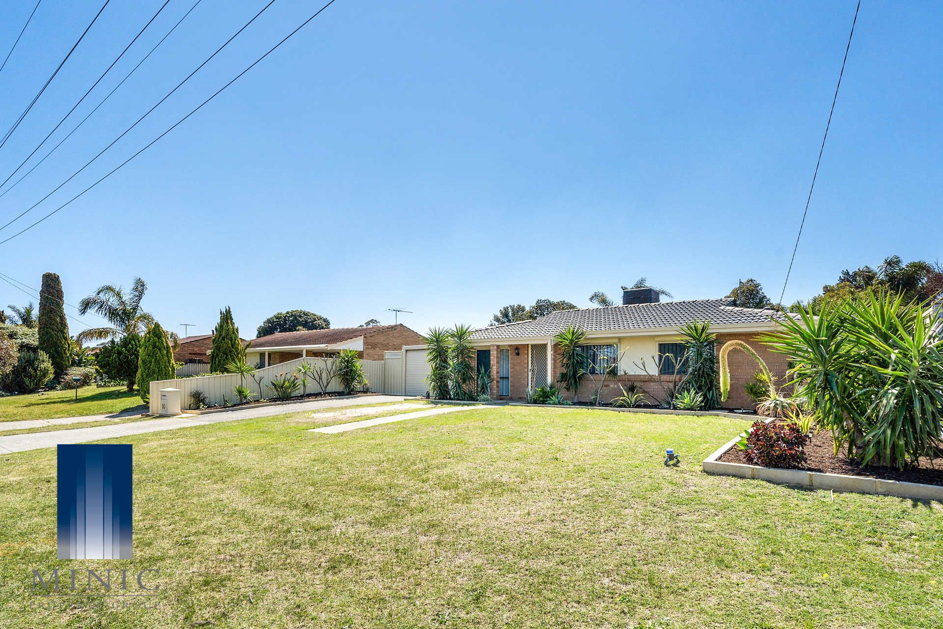 Real Estate For Sale 10 Greenough Way Gosnells , WA