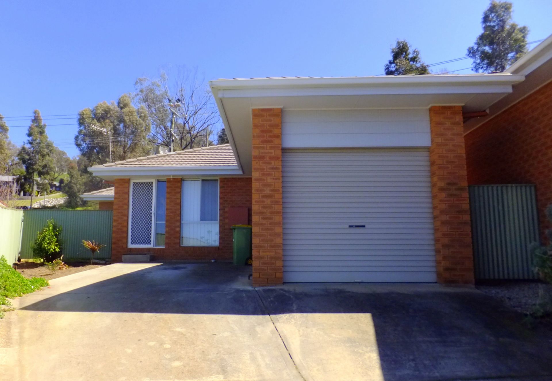 2/13 Michelle Avenue, Lavington Kane Real Estate