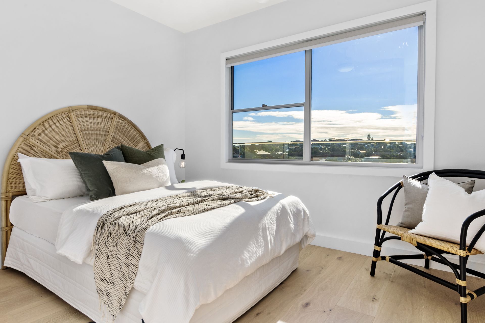 Real Estate For Sale 4/32 Undercliff Road Freshwater , NSW