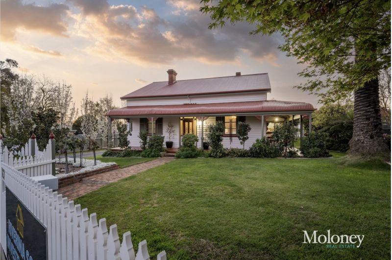 Real Estate For Sale 167 Federation Avenue Corowa , NSW