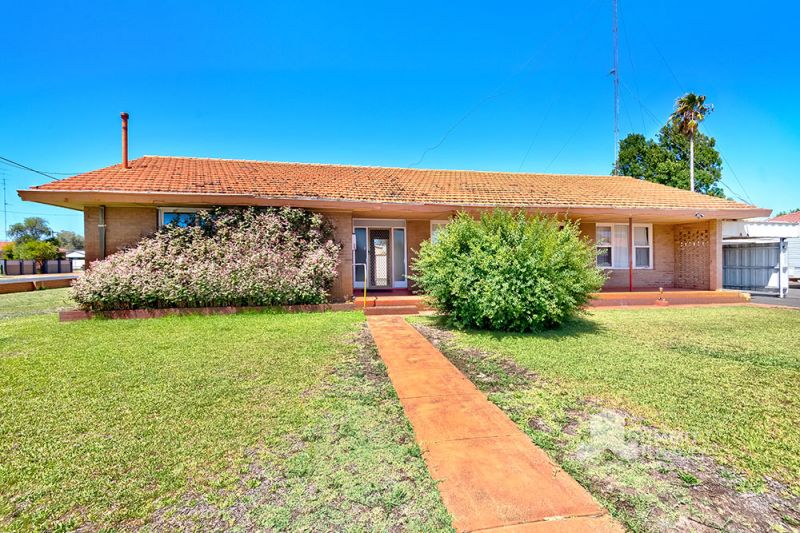 Real Estate For Sale 1 Winton Street Carey Park , WA