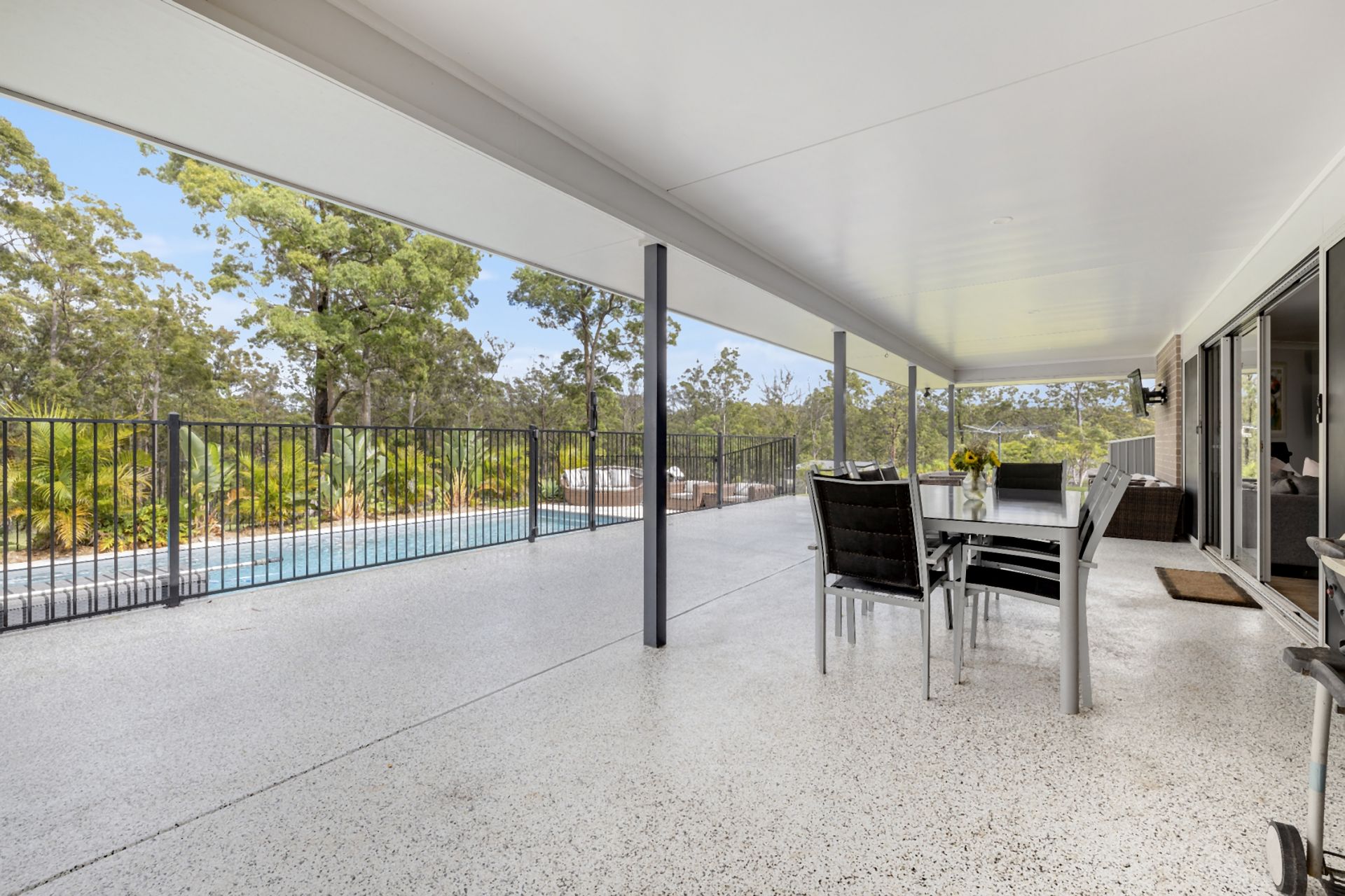 Real Estate For Sale 61 Waratah Drive Yarravel , NSW