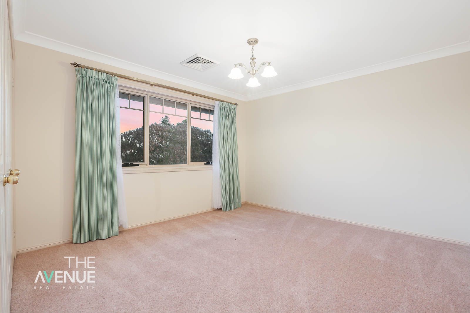 Real Estate For Sale 153 Brampton Drive Beaumont Hills , NSW