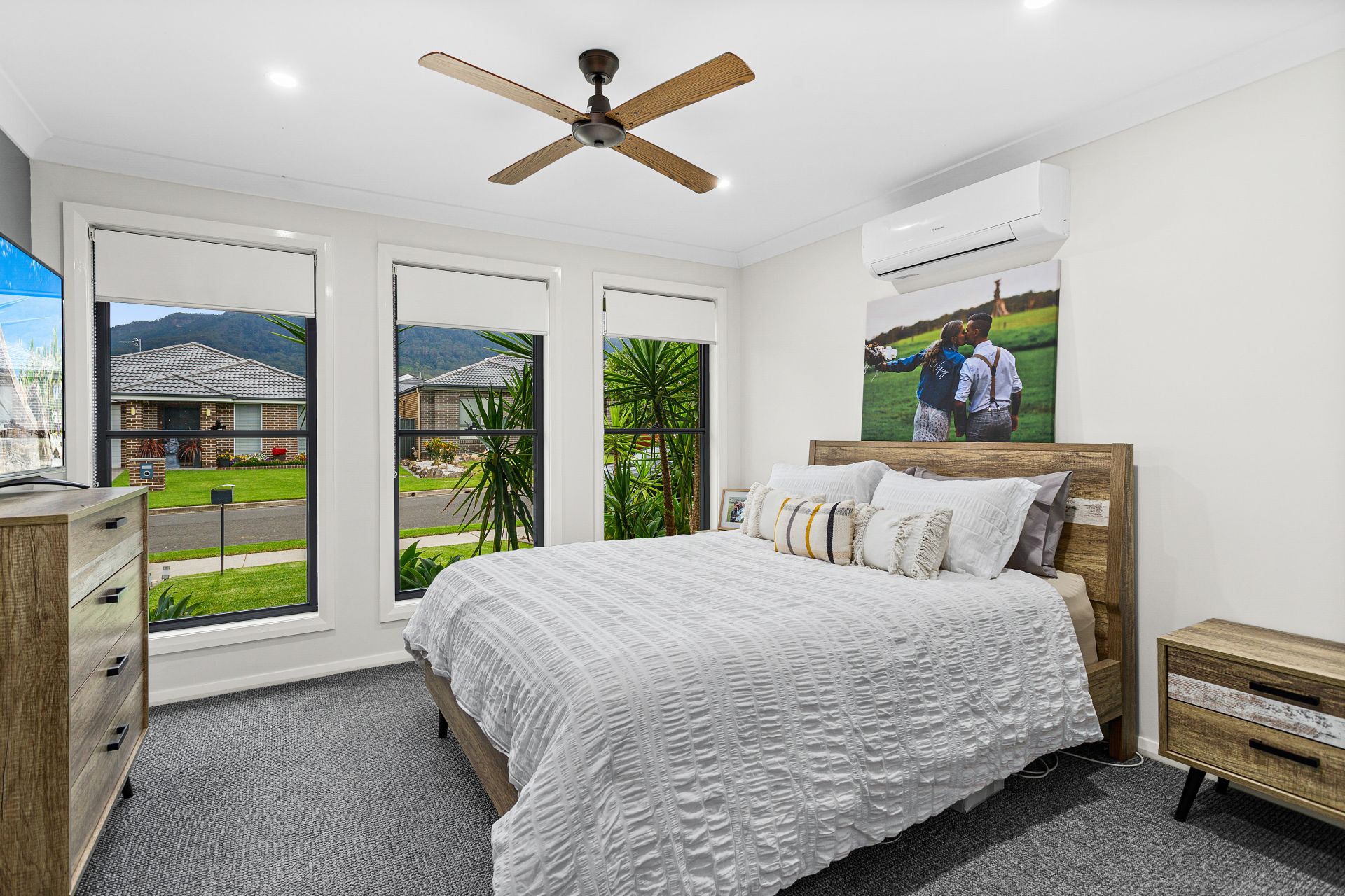 Real Estate For Sale 4 Polsson Street Horsley , NSW