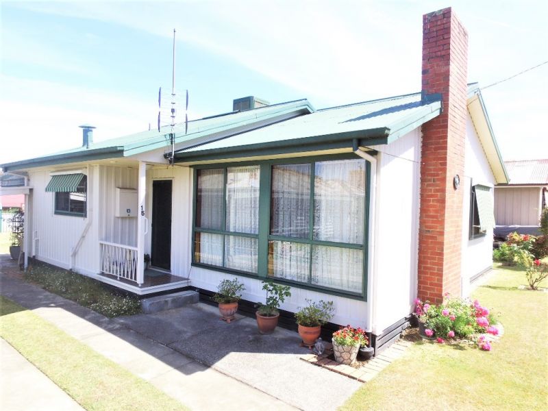 Real Estate For Sale 15 Ashdown Avenue Myrtleford , VIC