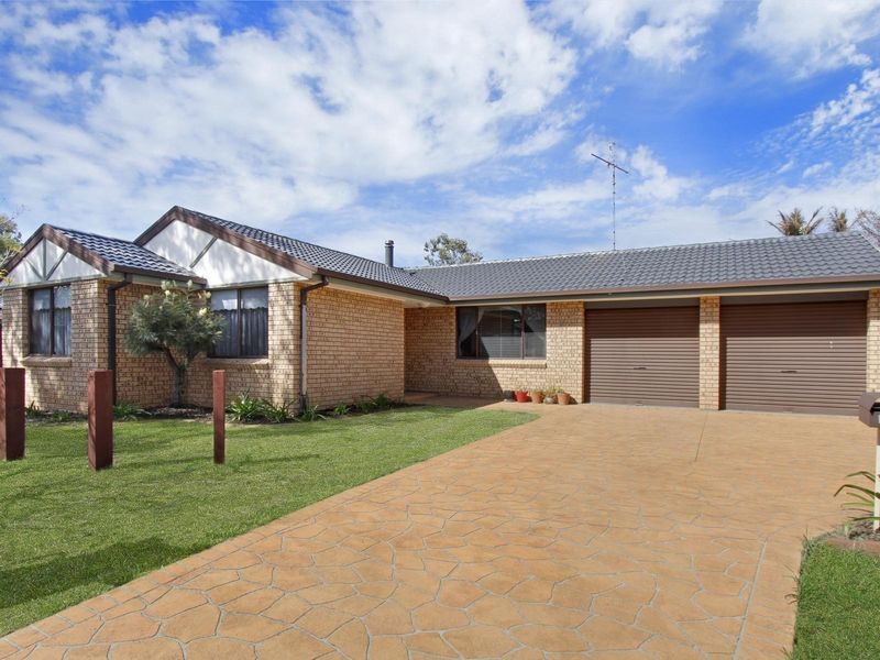 Real Estate For Lease 11 Hines Place MOUNT ANNAN , NSW