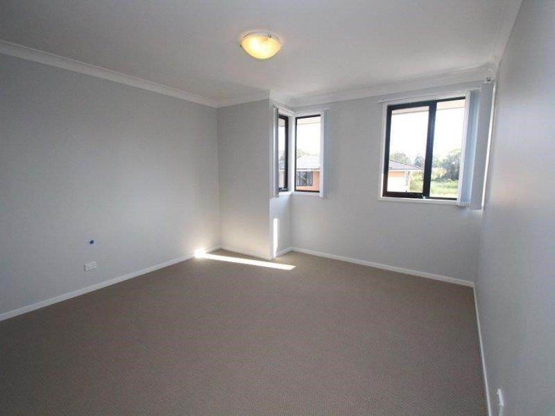 Real Estate For Sale 2/5 Stonebridge Drive Cessnock , NSW