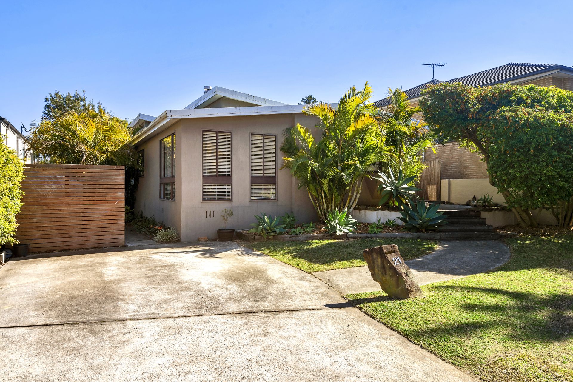 Real Estate For Sale 21 Allawah Avenue Elanora Heights , NSW