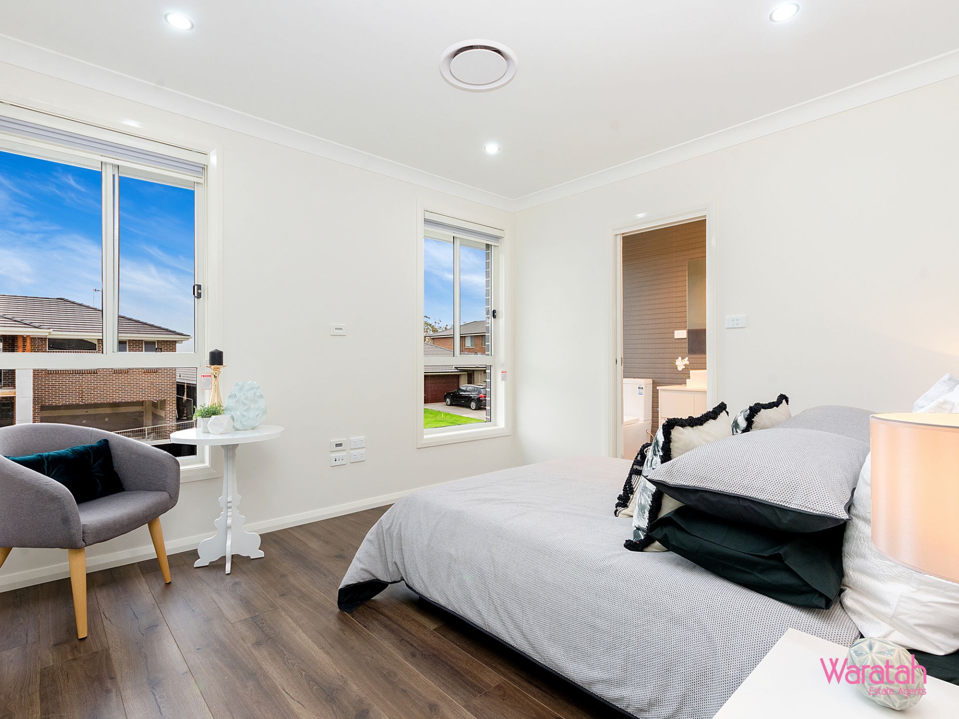 Schofields Waratah Estate Agents