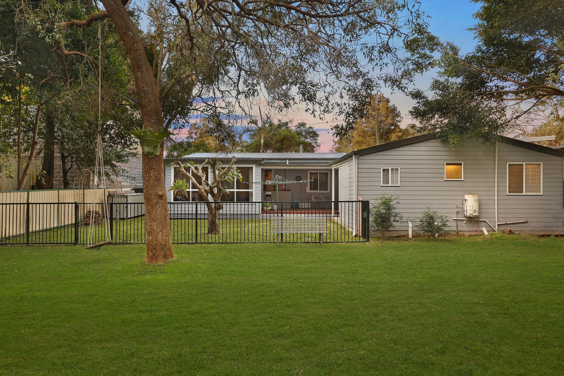 Real Estate For Sale 22 The Peninsula Street Killarney Vale , NSW